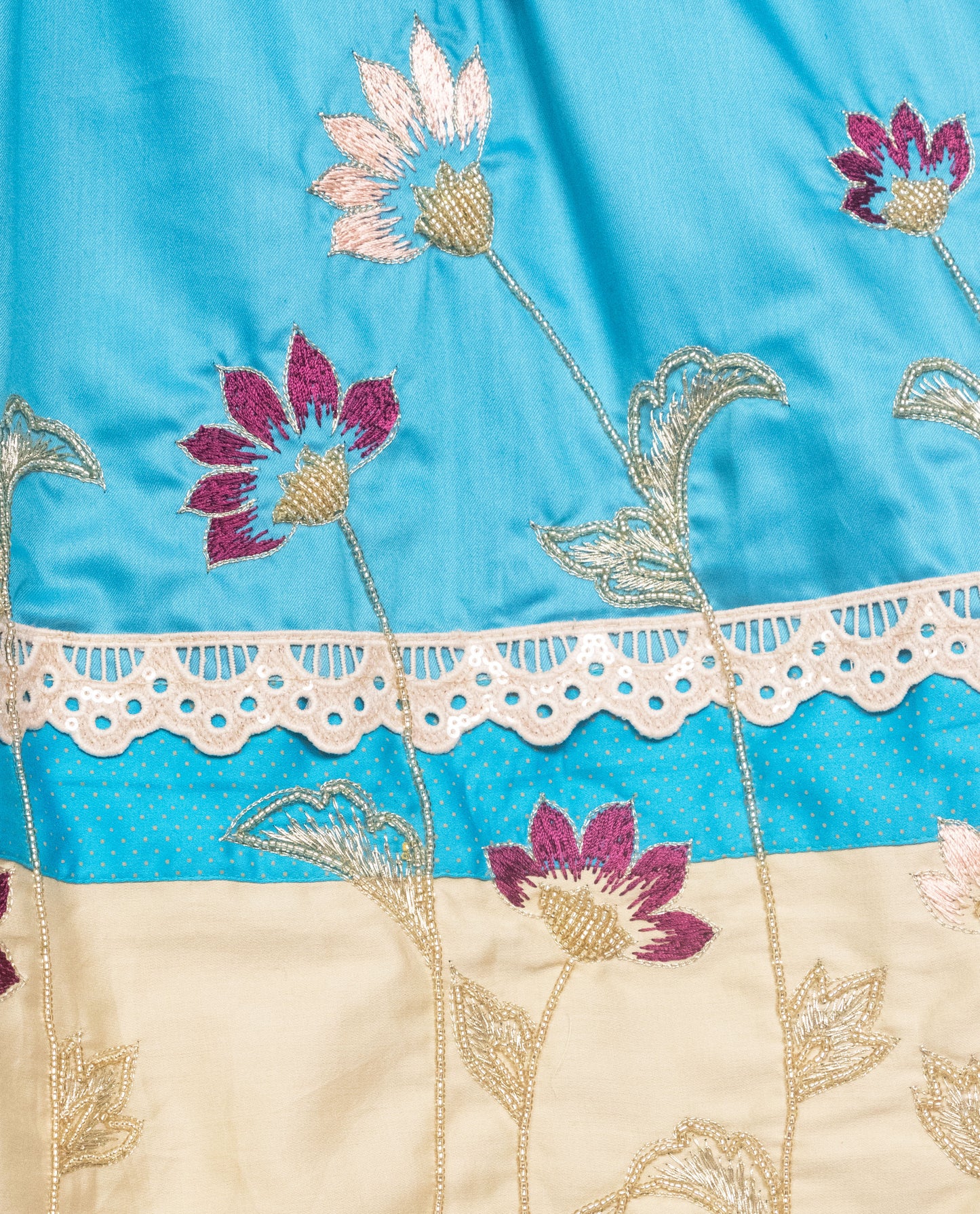 Turquoise blue rida with smart lacing & border aari work