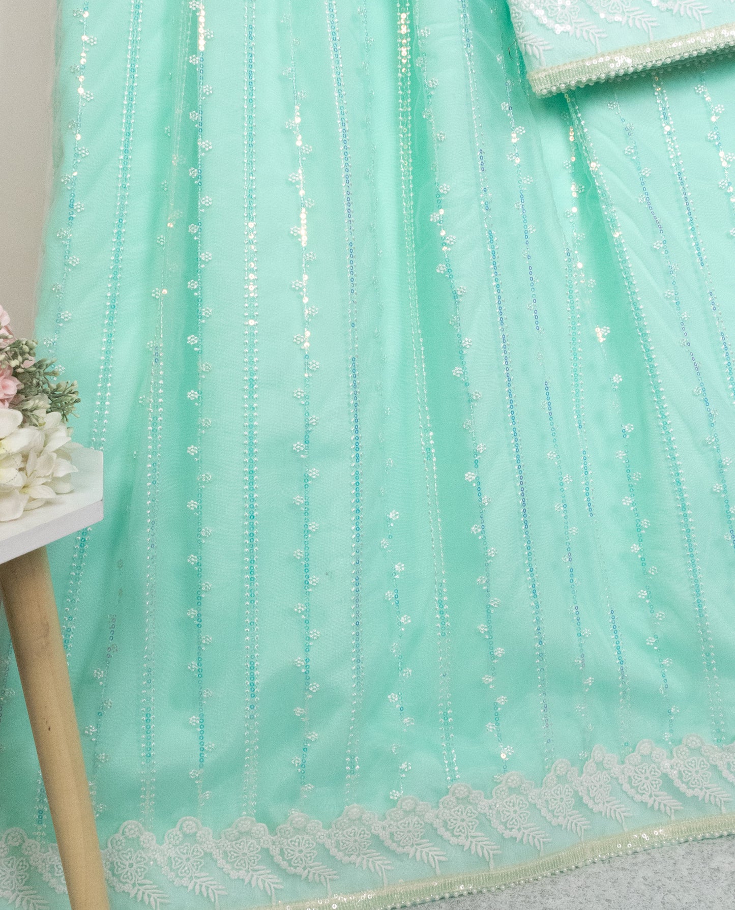 Mint Green Rida With Full Heavy Net Peice & Heavy Lace