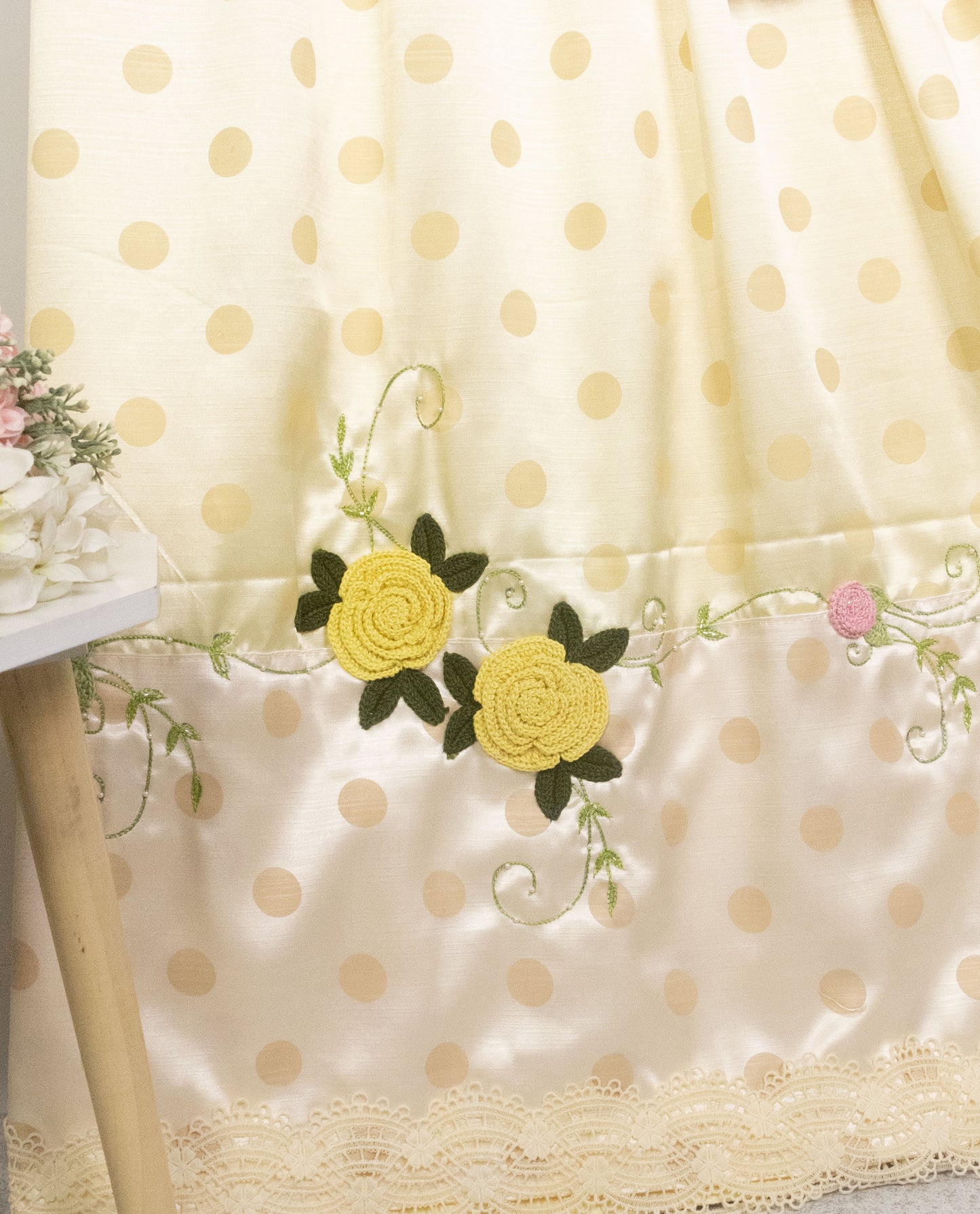 Golden Dots Rida With Matching Panel & Floral Work