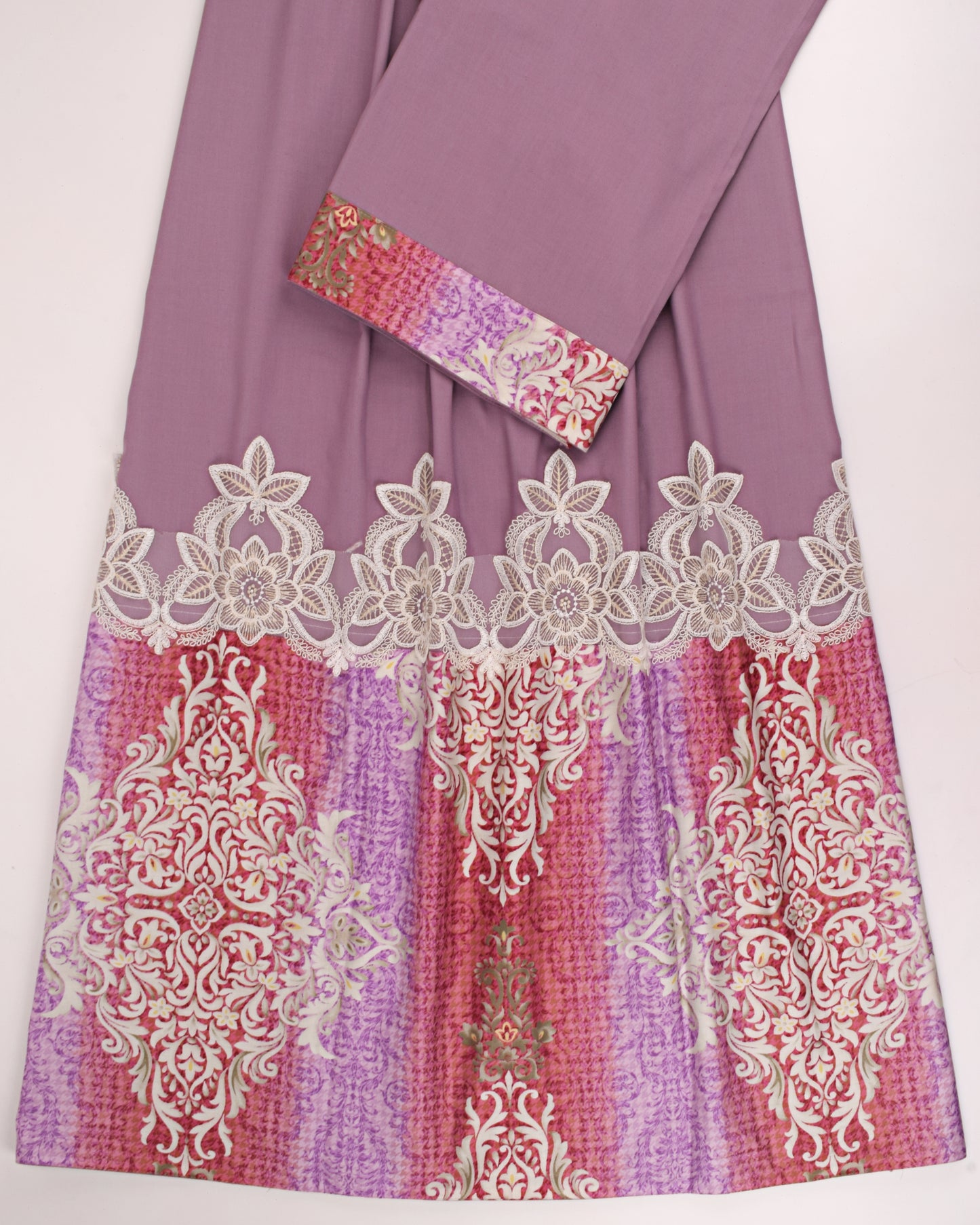 Grape Purple Rida With Heavy Look Lace & Printed Panel