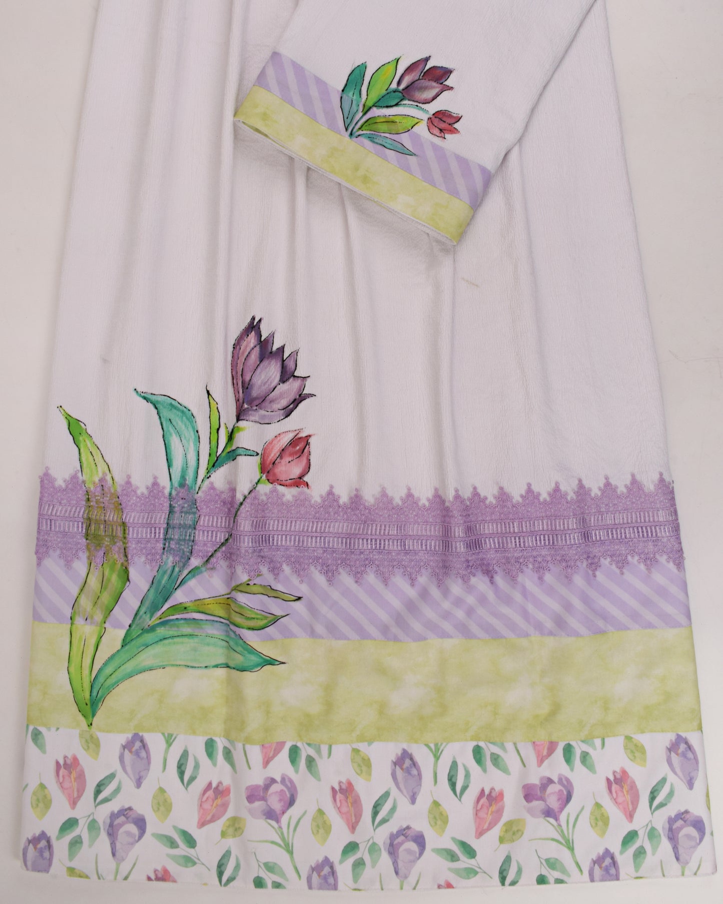 White Crush Material Rida With Smart Panel & Floral Painting Work