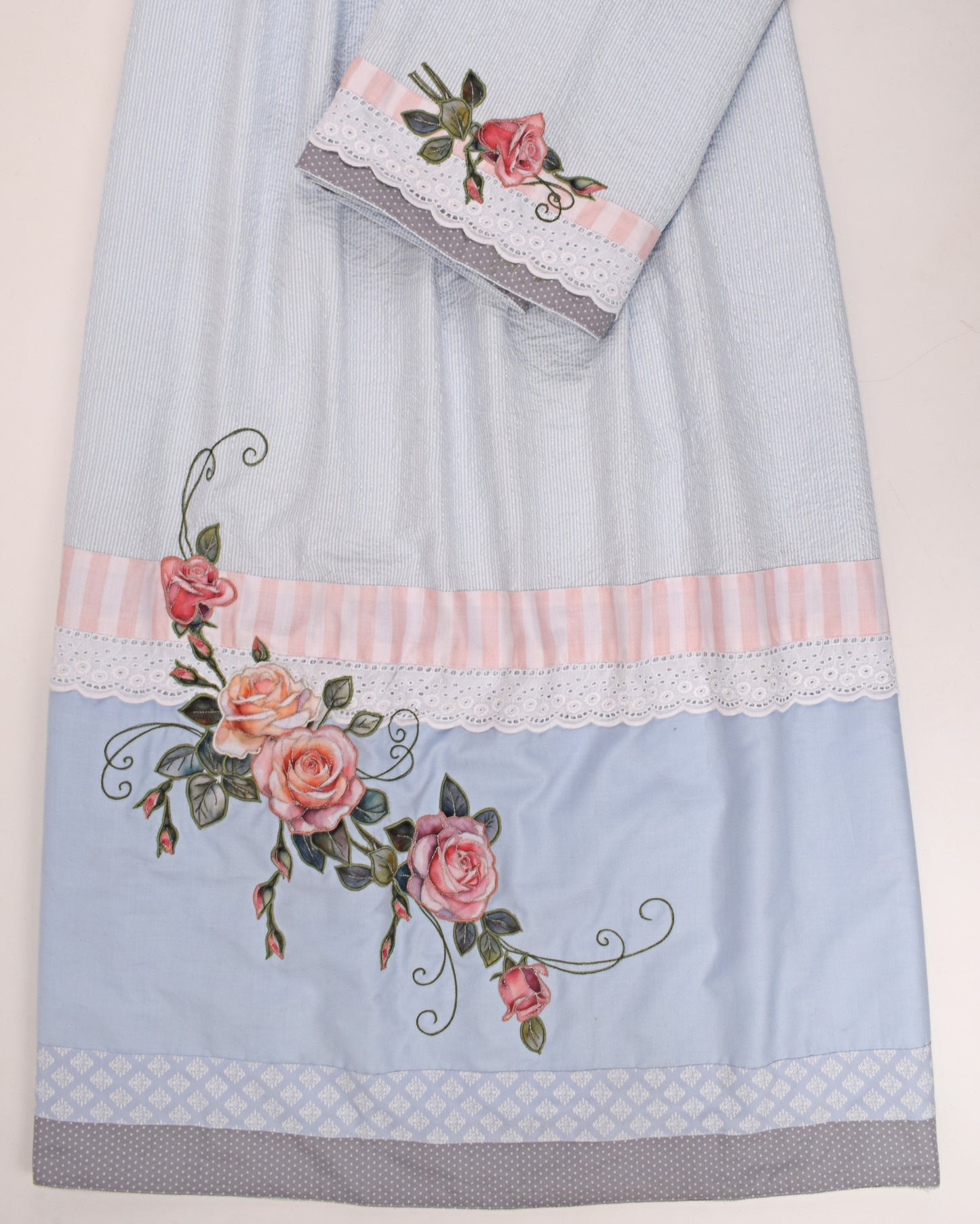 Light Blue Popcorn Rida With Smart Panel & Floral Applique Work