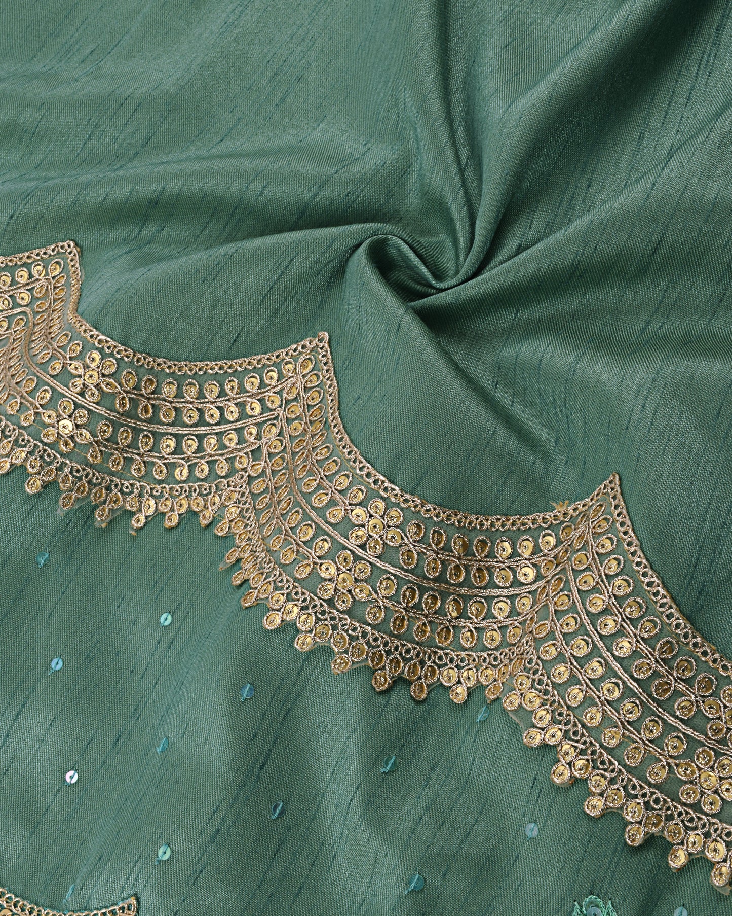 Fern Green Rida With Heavy Look Lace & Lite Aari Work