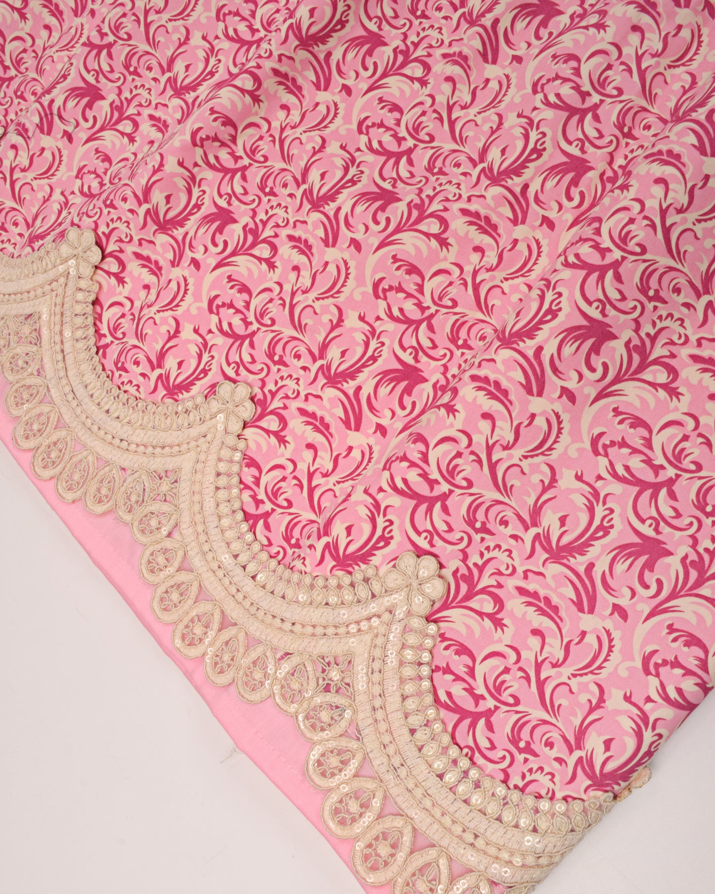 Onion Pink Rida With Floral Printed Panel & Smart Lace