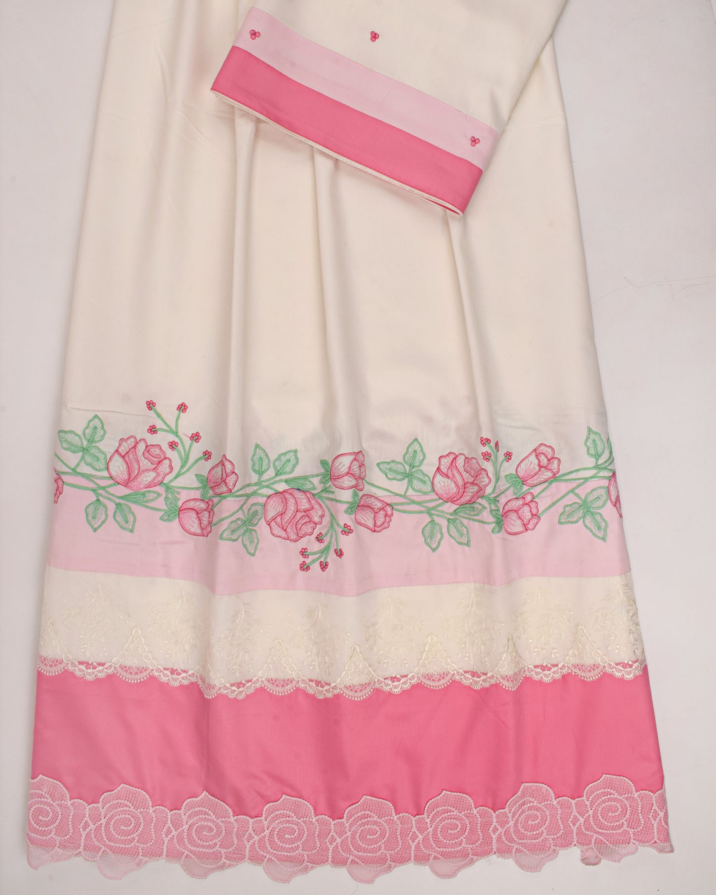 White Rida With Smart Lace Panel & Smart Floral Work