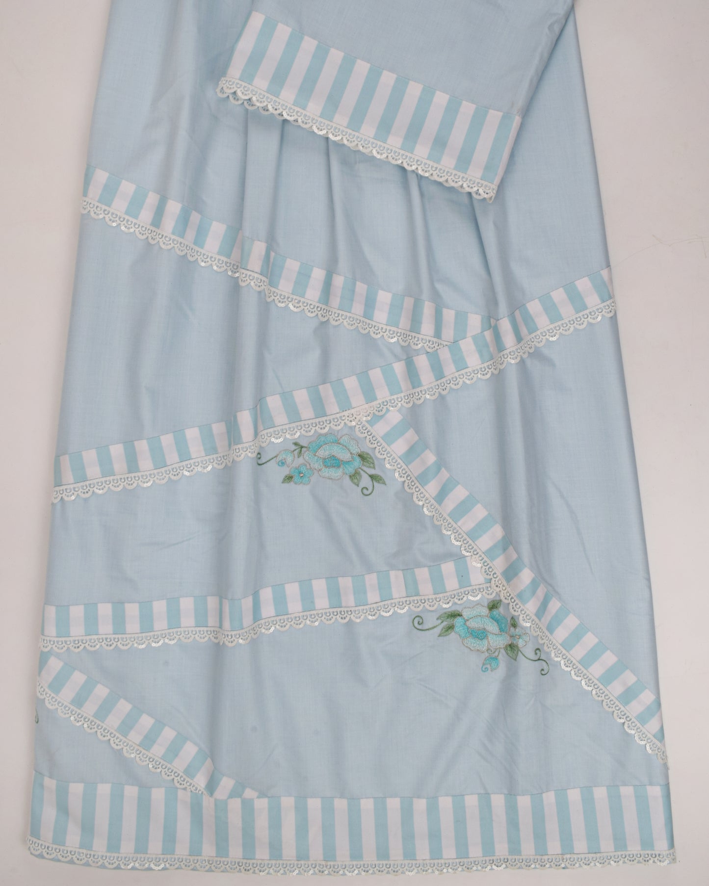 Light Blue Rida With Fancy Pattern & Lite Floral Embroidery