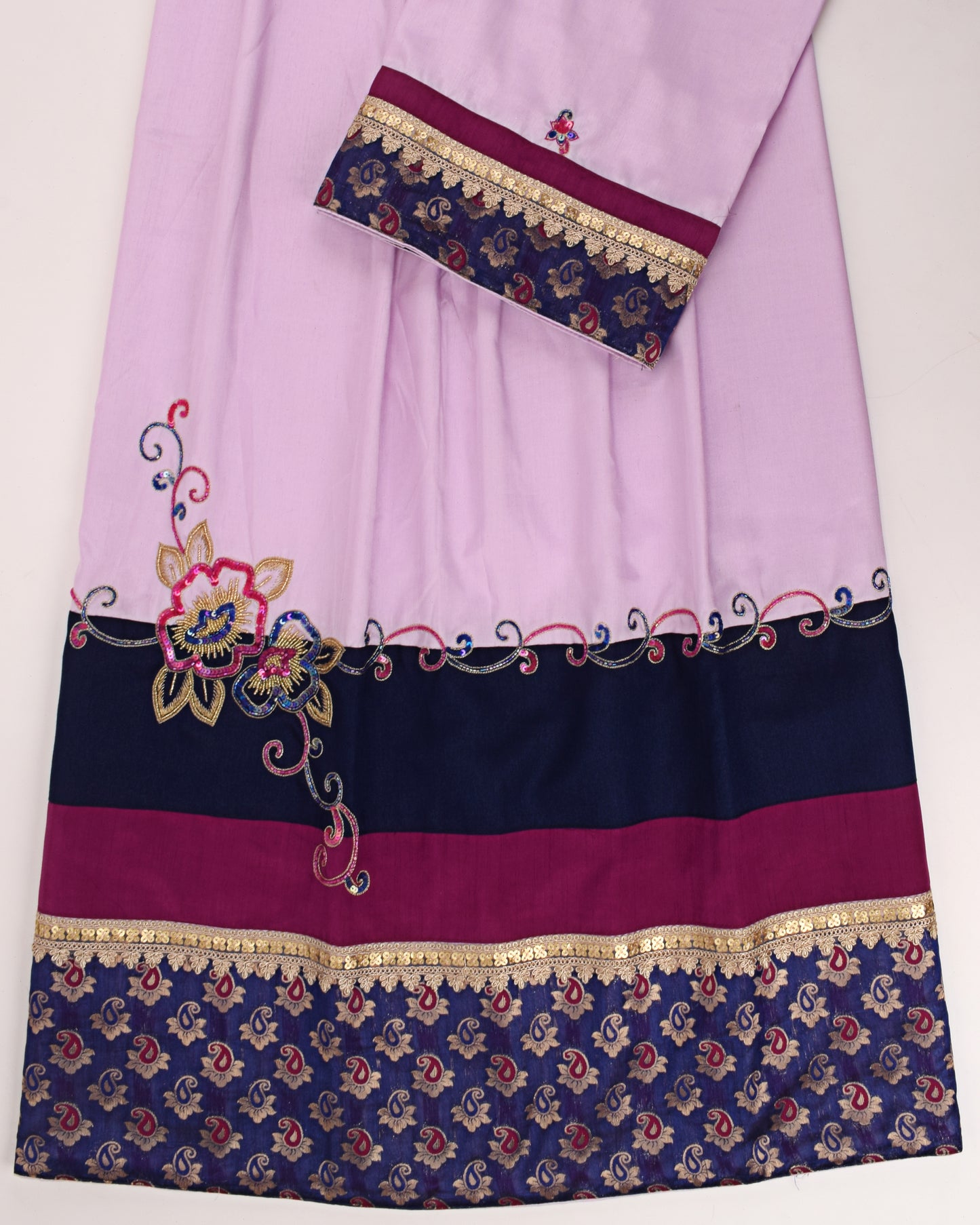 Light Purple Rida With Dark Printed Panel & Floral Border Work-2900/-