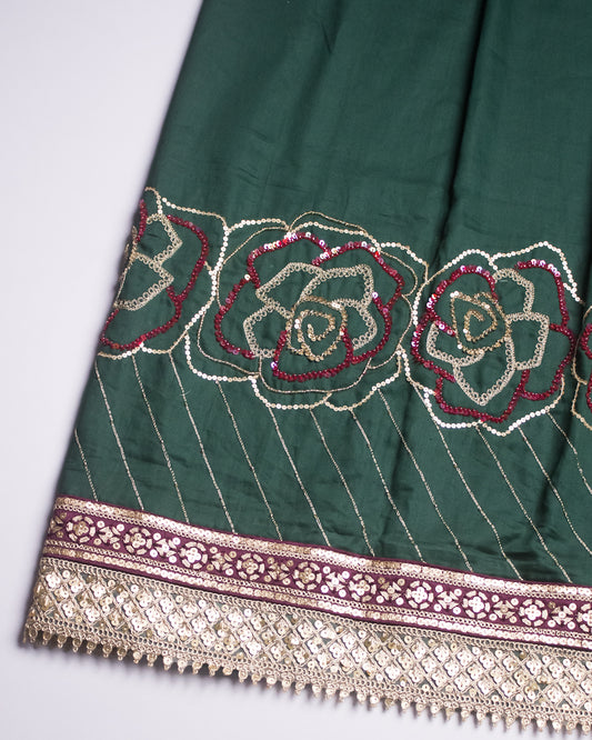 Dark Green Rida With Floral Aari Work & Heavy Look Lace